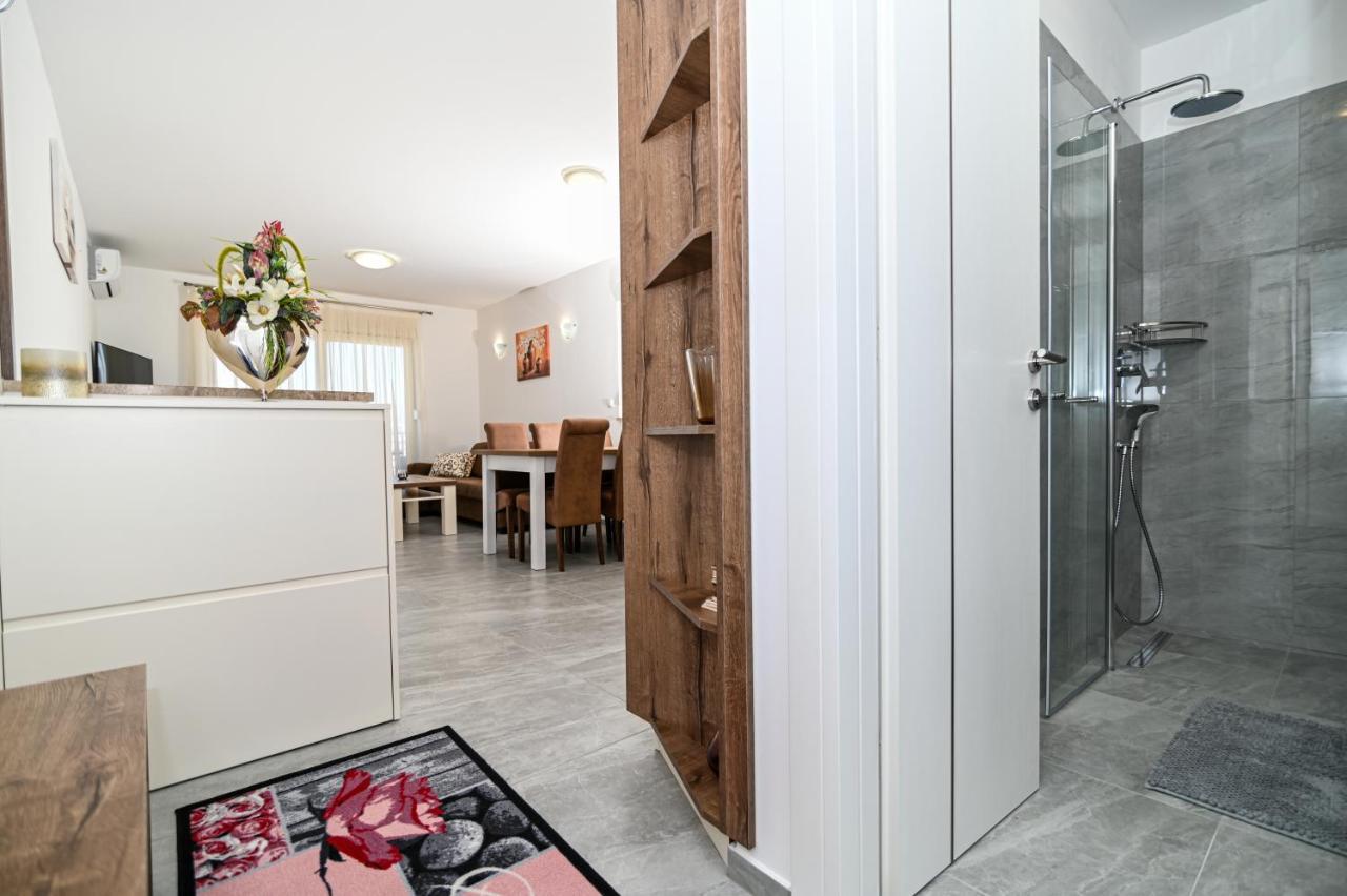 Luxury Apartment With Swimming Pool Ana Трогир Экстерьер фото