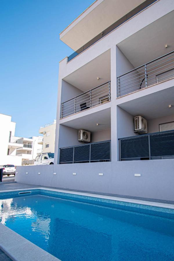 Luxury Apartment With Swimming Pool Ana Трогир Экстерьер фото